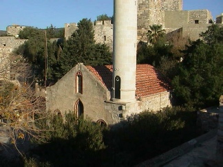 Kanuni Sultan Süleyman Camii minaresi ve İtalyan kulesi
